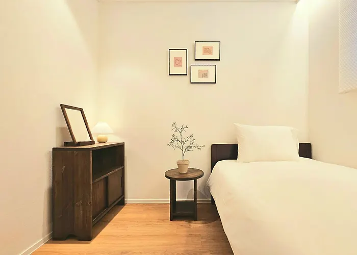 Arowa West Songridan-gil Apartment Seoul