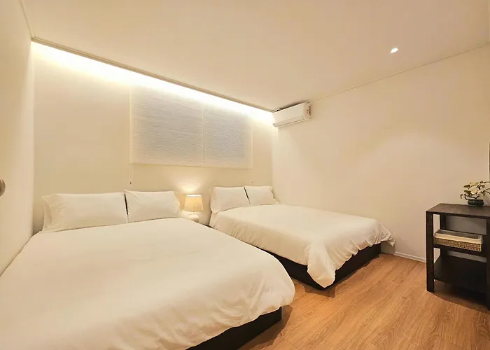 Arowa West Songridan-gil * Seoul